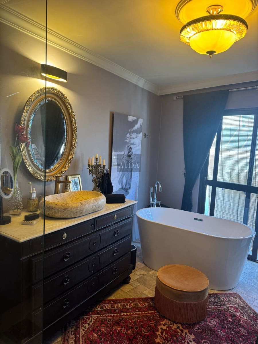 Casa de 2 habitaciones en Estepona en venta - 520.000 € (Ref: 9415325)