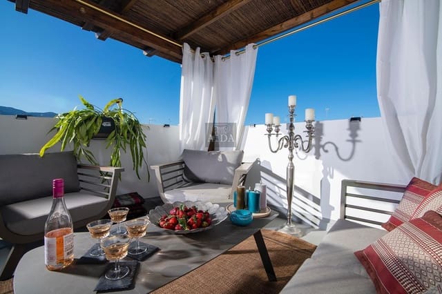 Casa de 2 habitaciones en Centro, Estepona en venta - 520.000 € (Ref: 9415325)