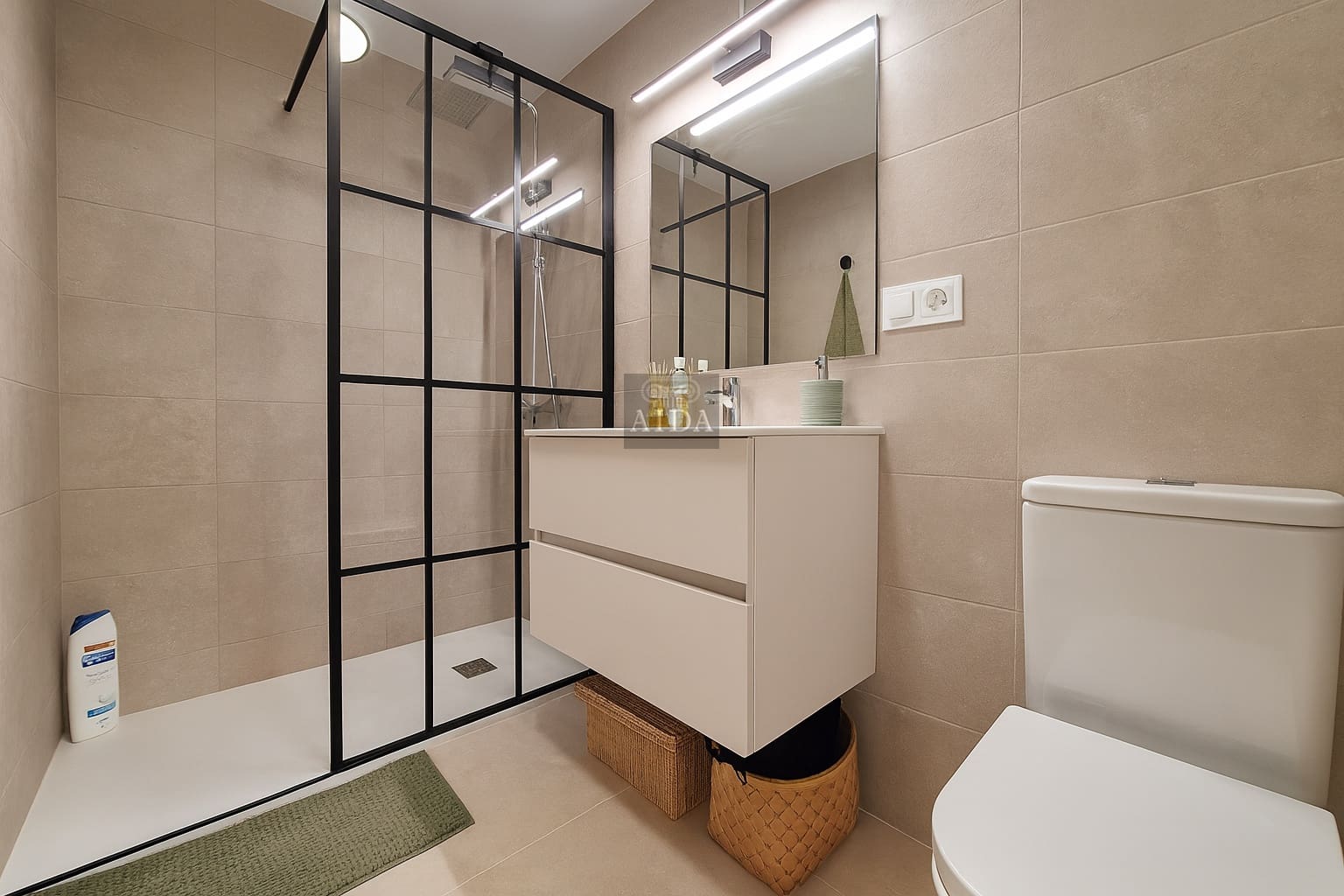 2 soverom Leilighet til salgs i New Golden Mile med svømmebasseng garasje - € 450 000 (Ref: 9460817)