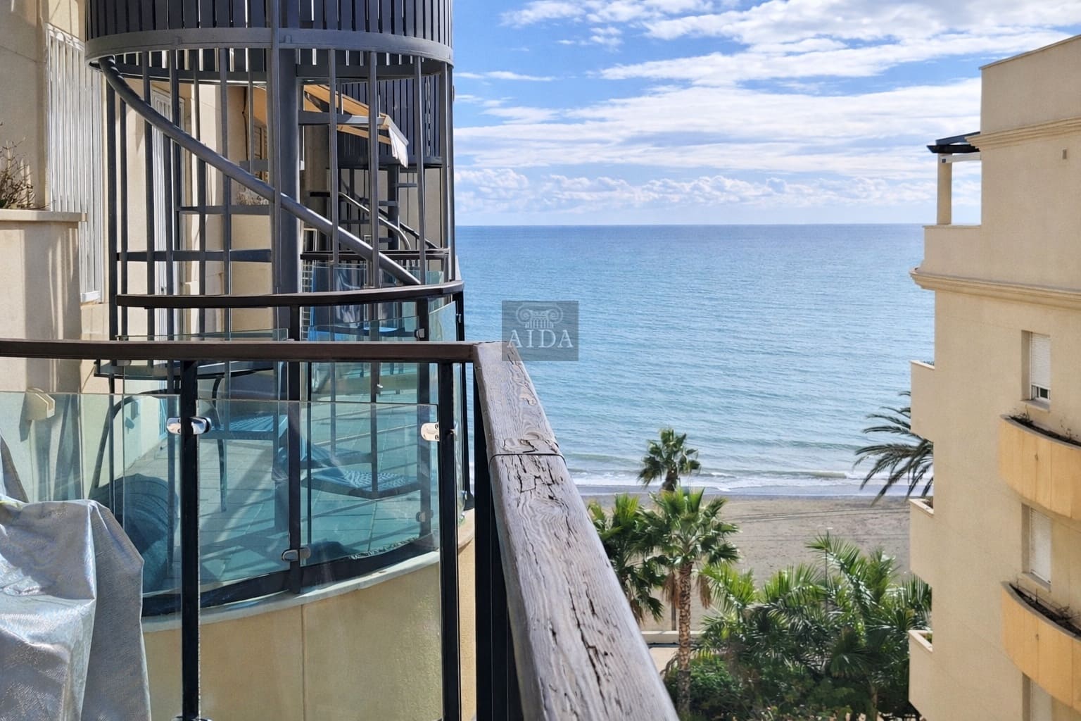 2 slaapkamer Penthouse te koop in Estepona - € 749.000 (Ref: 9465568)