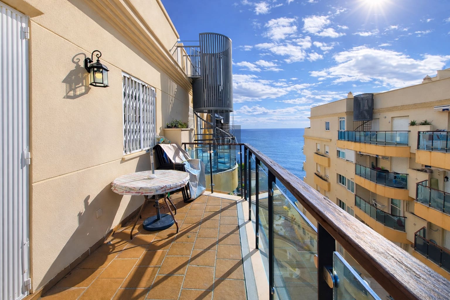 2 slaapkamer Penthouse te koop in Estepona - € 749.000 (Ref: 9465568)