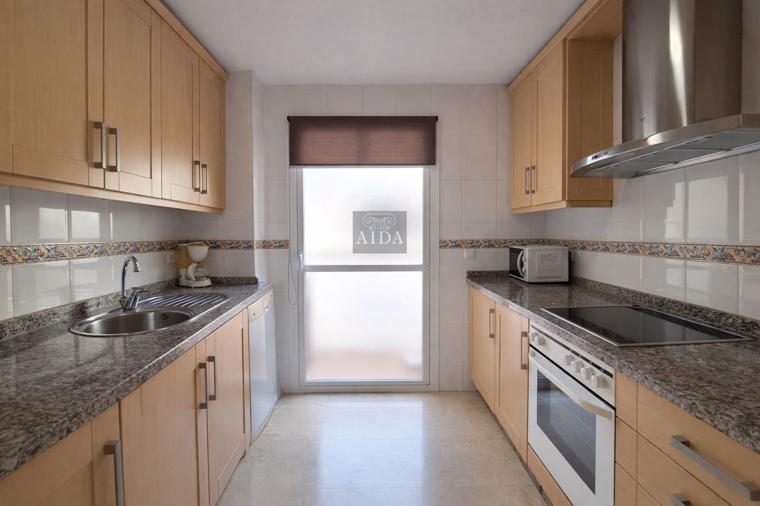 2 slaapkamer Penthouse te koop in Estepona - € 749.000 (Ref: 9465568)