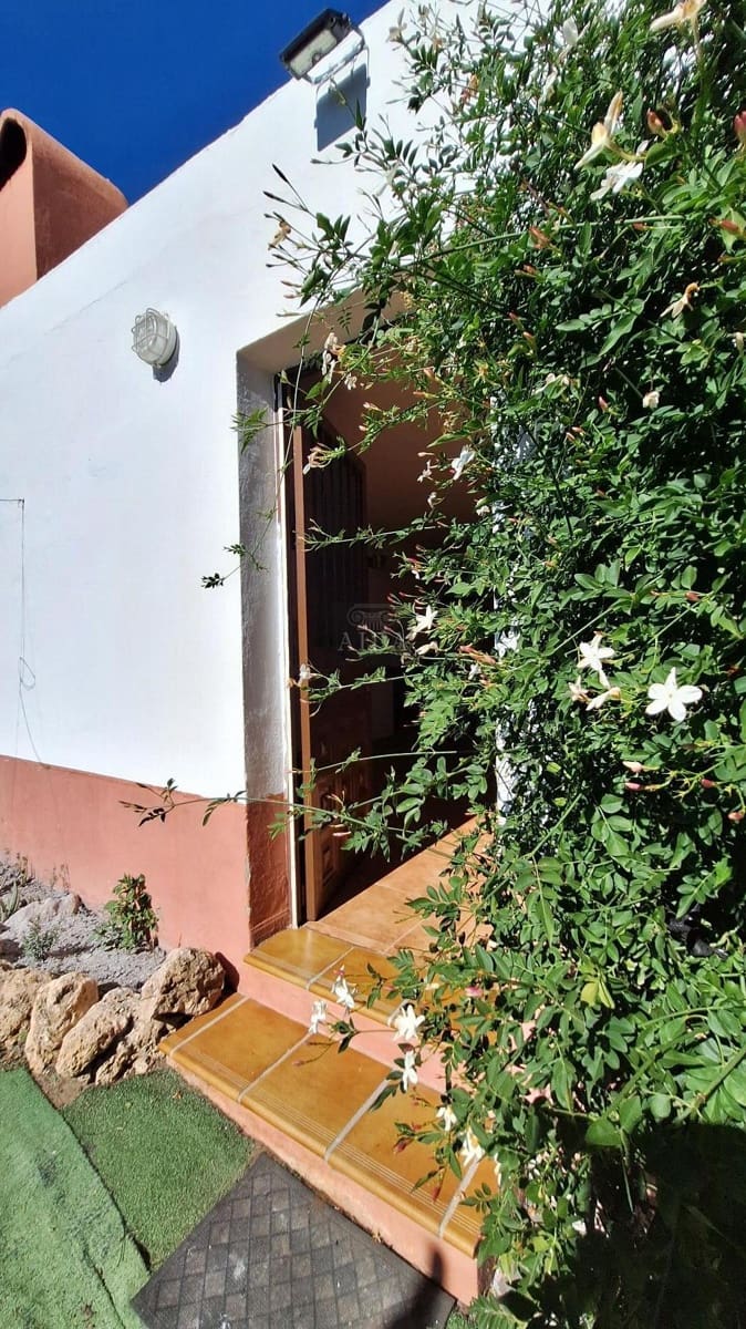 2 makuuhuone Maalaistalo myytävänä paikassa Estepona - 310 000 € (Ref: 9498998)