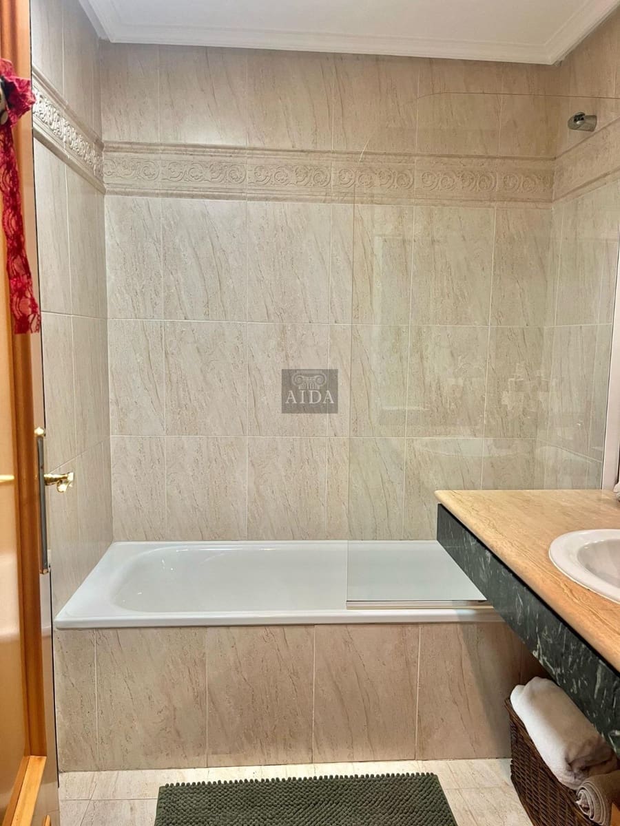 2 soveværelse Lejlighed til salg i New Golden Mile med swimmingpool garage - € 349.000 (Ref: 9564029)