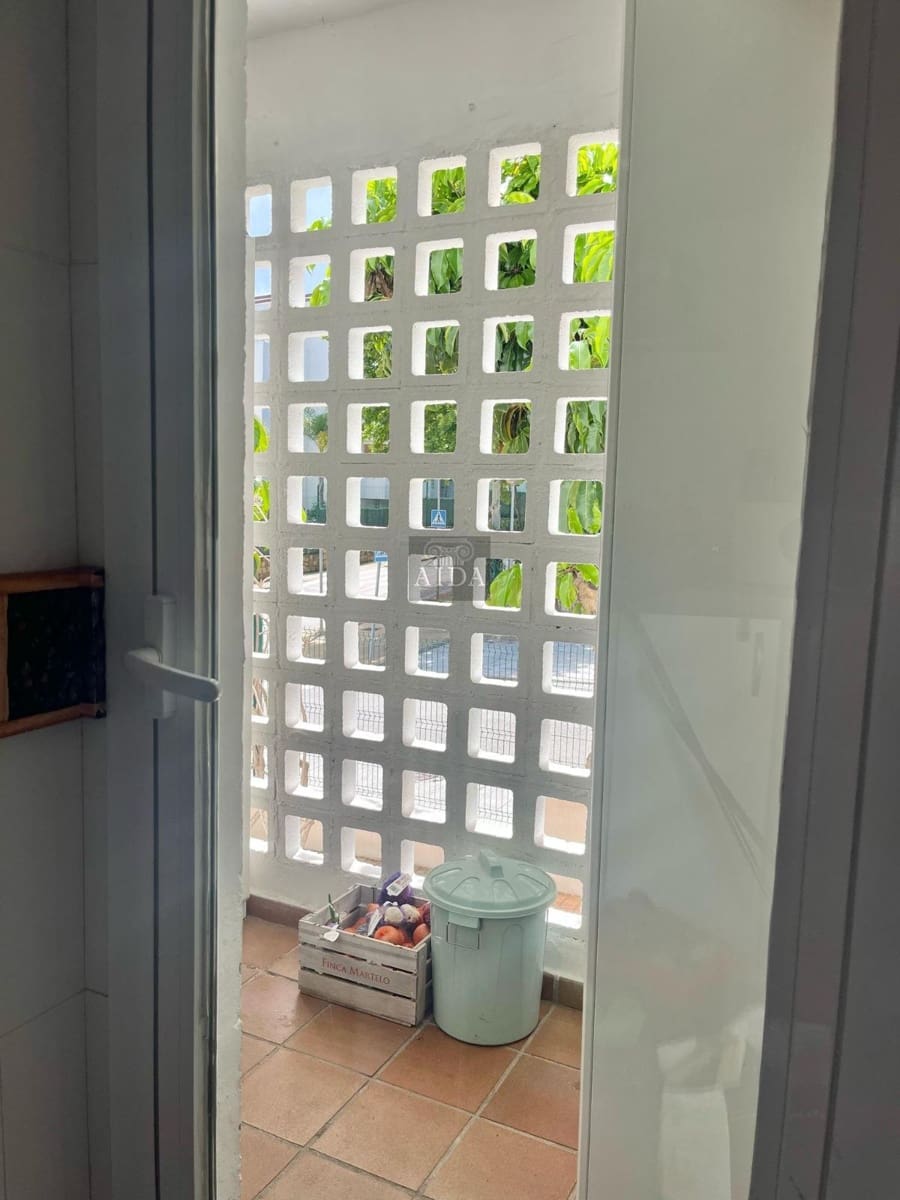 2 soveværelse Lejlighed til salg i New Golden Mile med swimmingpool garage - € 349.000 (Ref: 9564029)