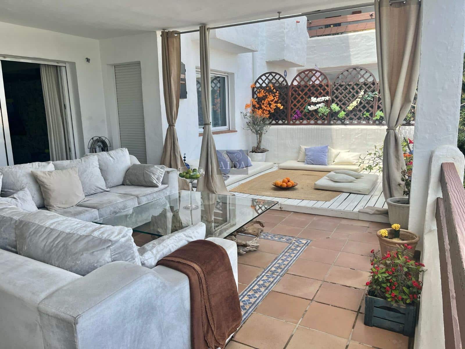 2 soveværelse Lejlighed til salg i New Golden Mile med swimmingpool garage - € 349.000 (Ref: 9564029)