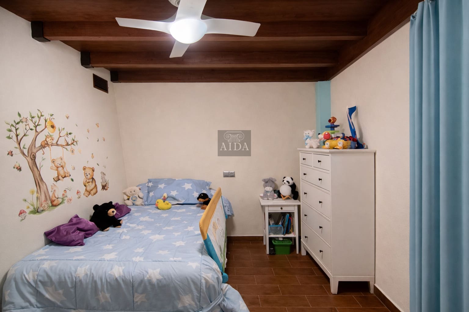 4 quarto Penthouse para venda em Estepona com garagem - 689 000 € (Ref: 9610580)