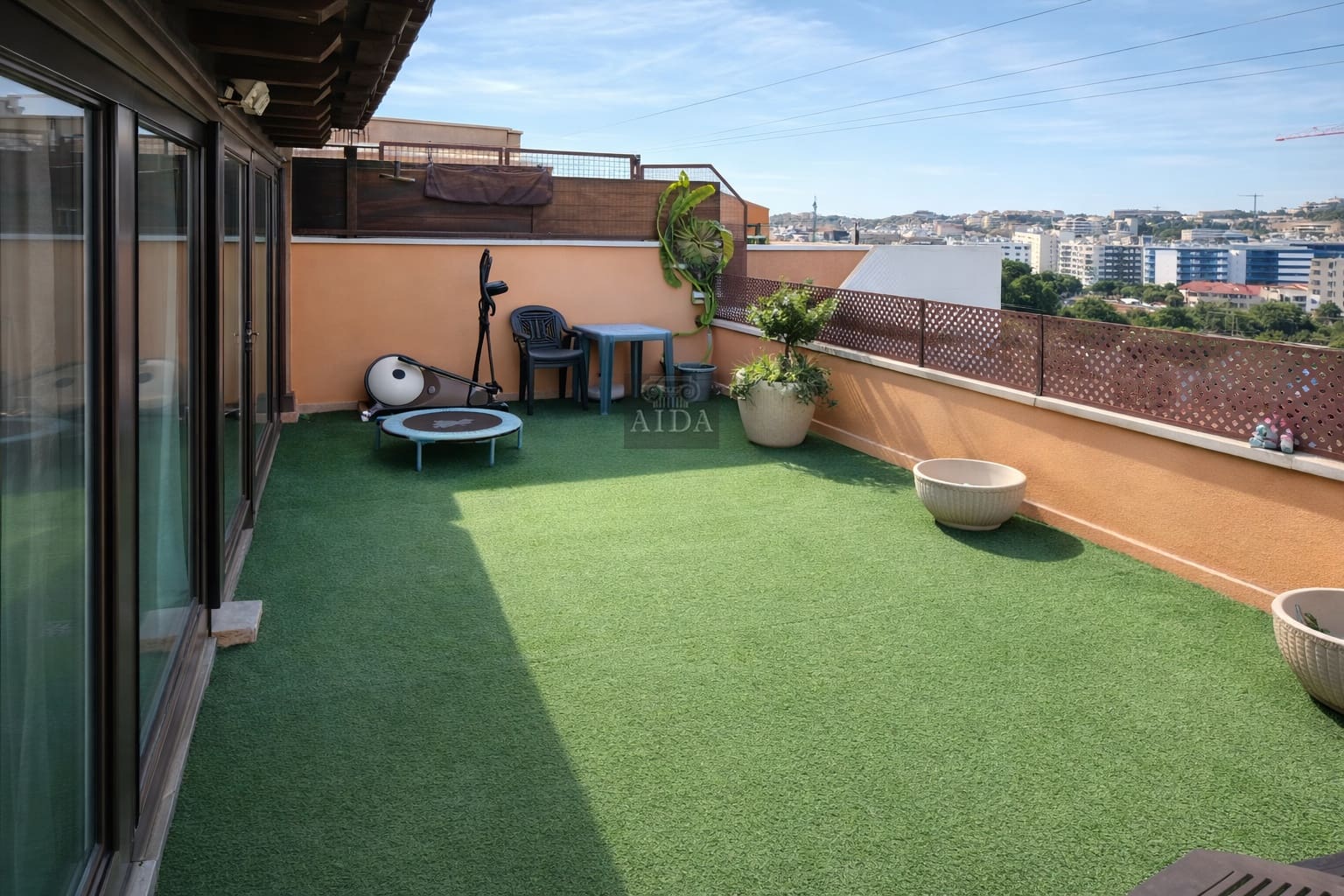 4 quarto Penthouse para venda em Estepona com garagem - 689 000 € (Ref: 9610580)