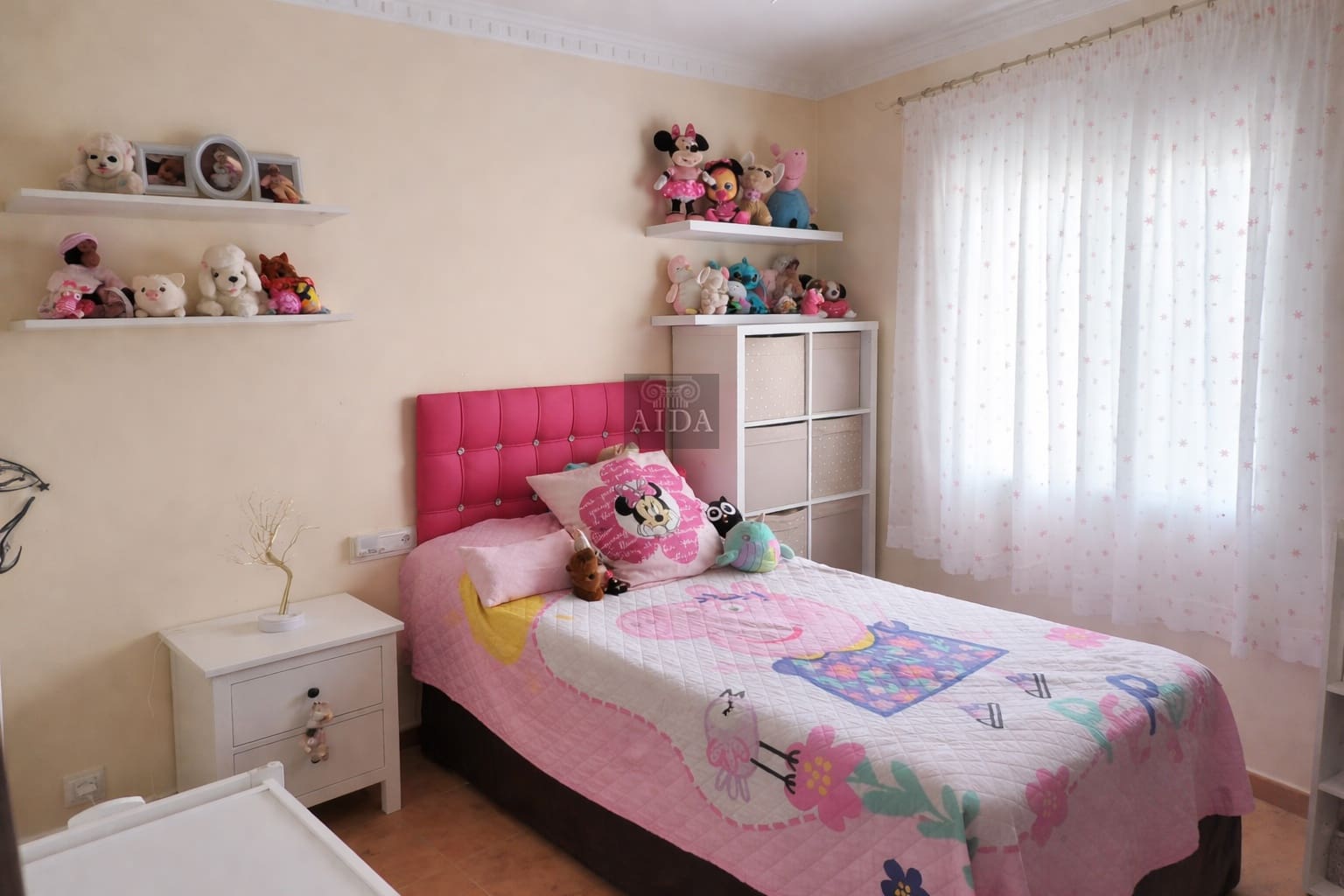 4 quarto Penthouse para venda em Estepona com garagem - 689 000 € (Ref: 9610580)