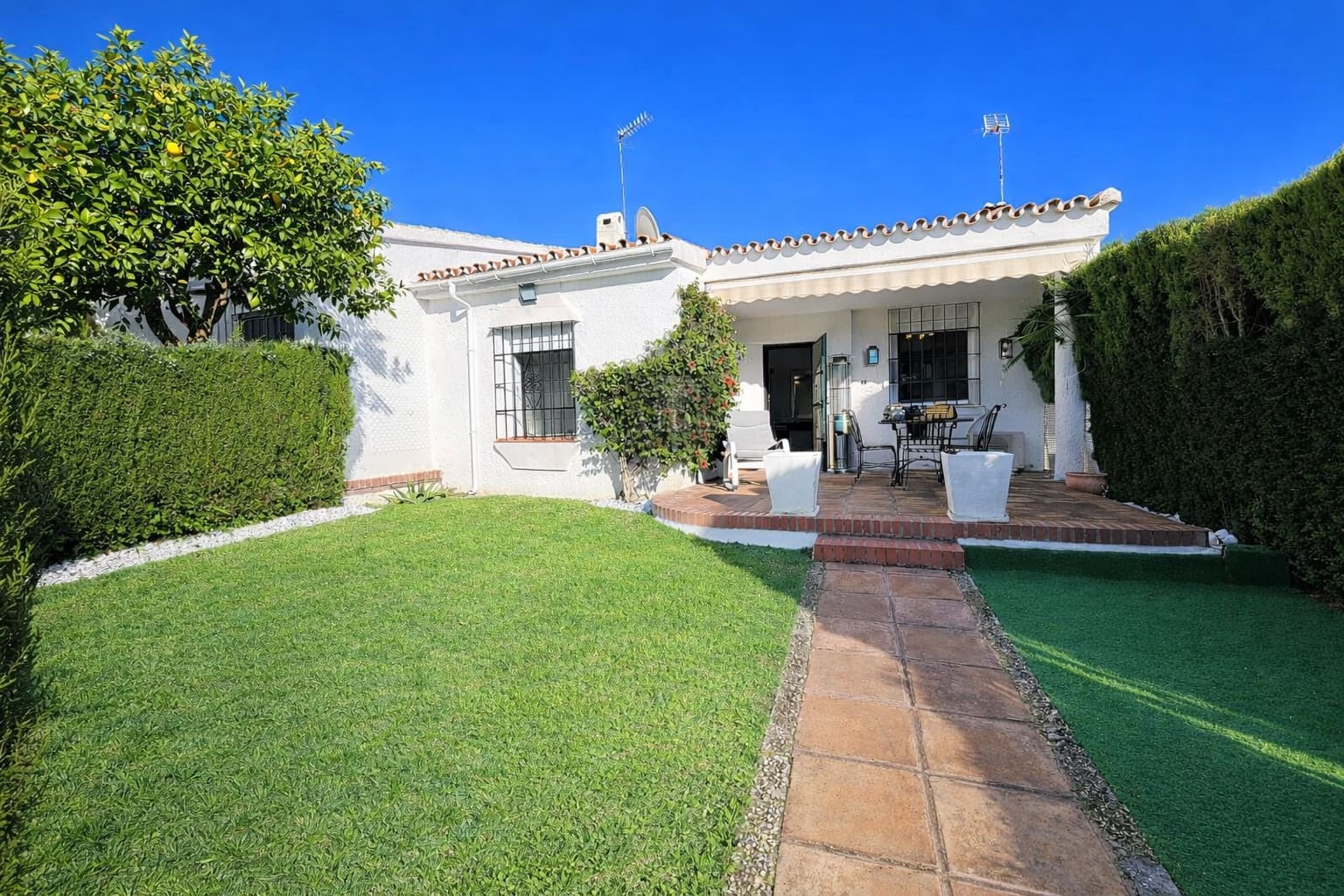 3 bedroom Semi-detached Villa for sale in Guadalmina with pool garage - € 580,000 (Ref: 9625126)