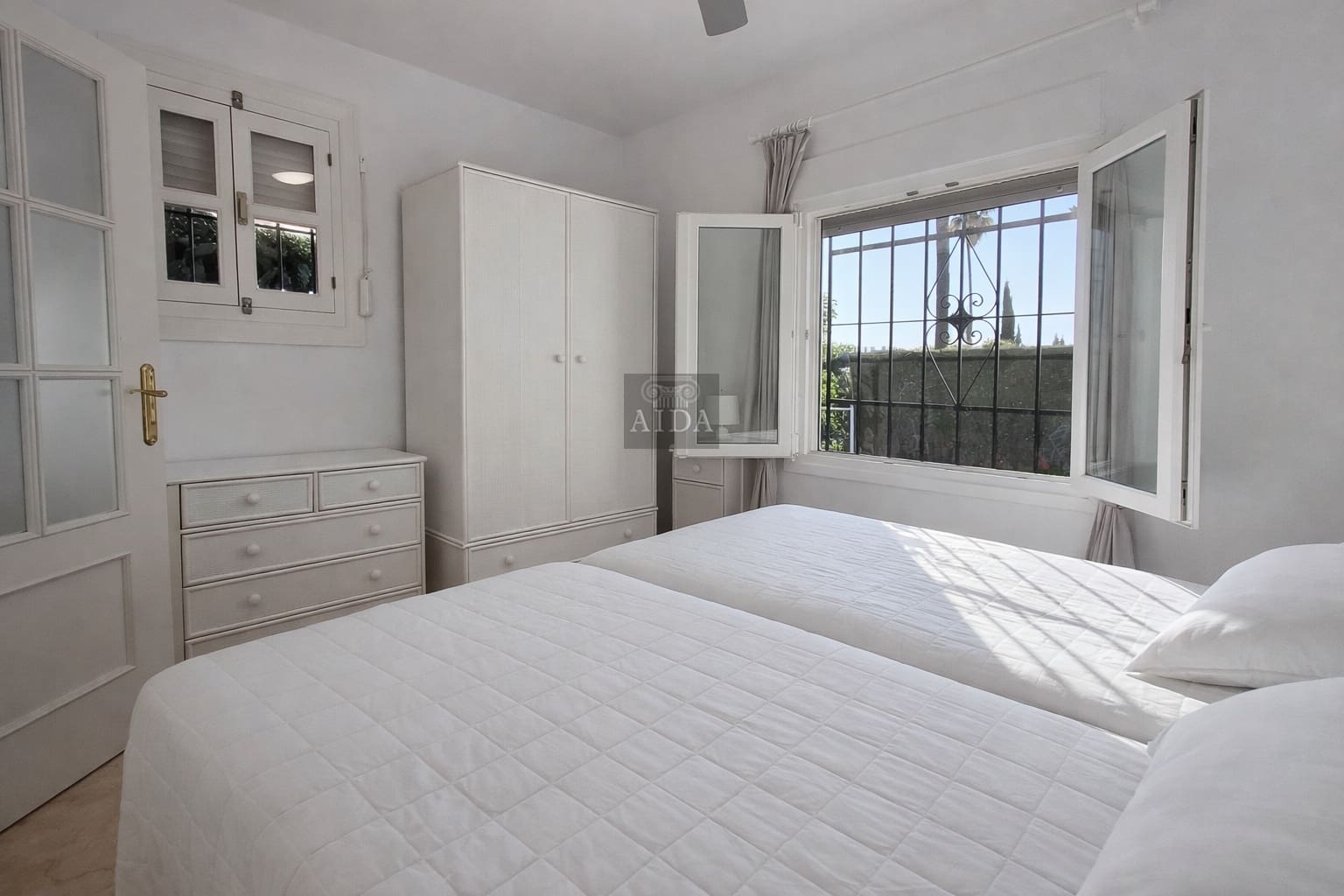 3 bedroom Semi-detached Villa for sale in Guadalmina with pool garage - € 580,000 (Ref: 9625126)