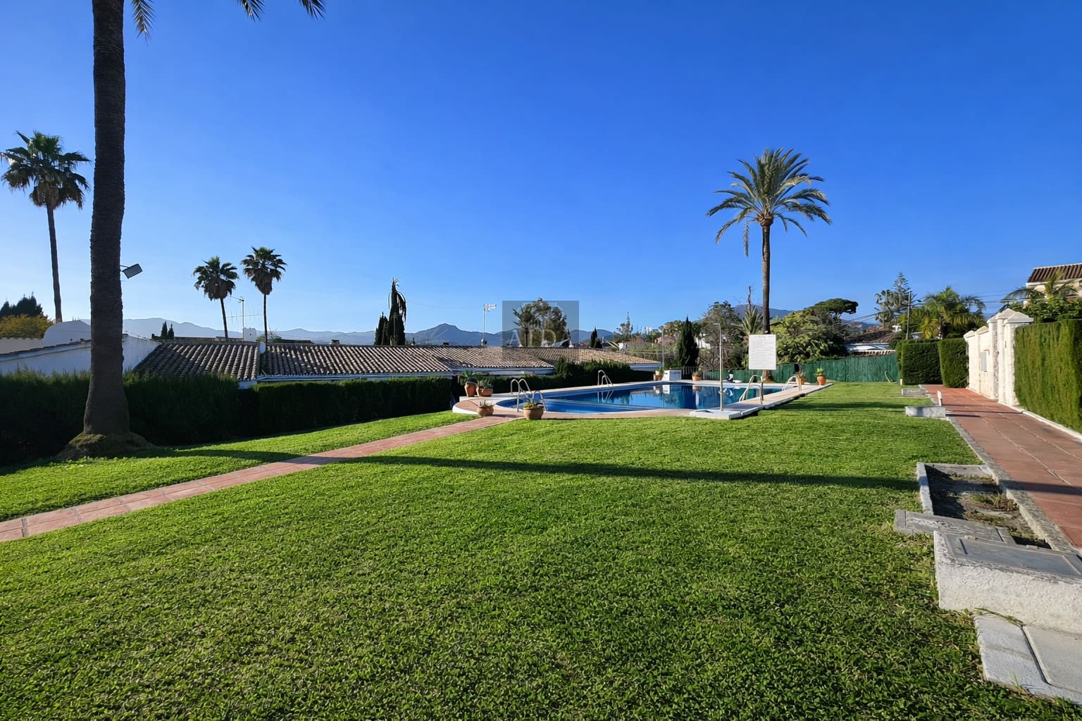 3 bedroom Semi-detached Villa for sale in Guadalmina with pool garage - € 580,000 (Ref: 9625126)