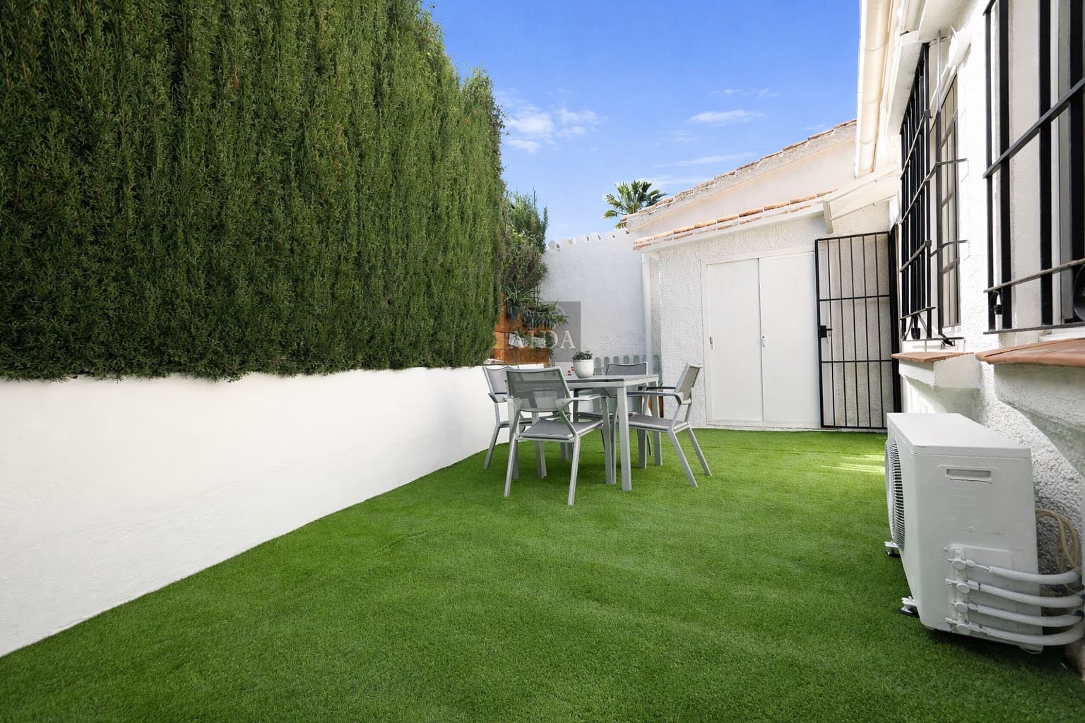 3 bedroom Semi-detached Villa for sale in Guadalmina with pool garage - € 580,000 (Ref: 9625126)