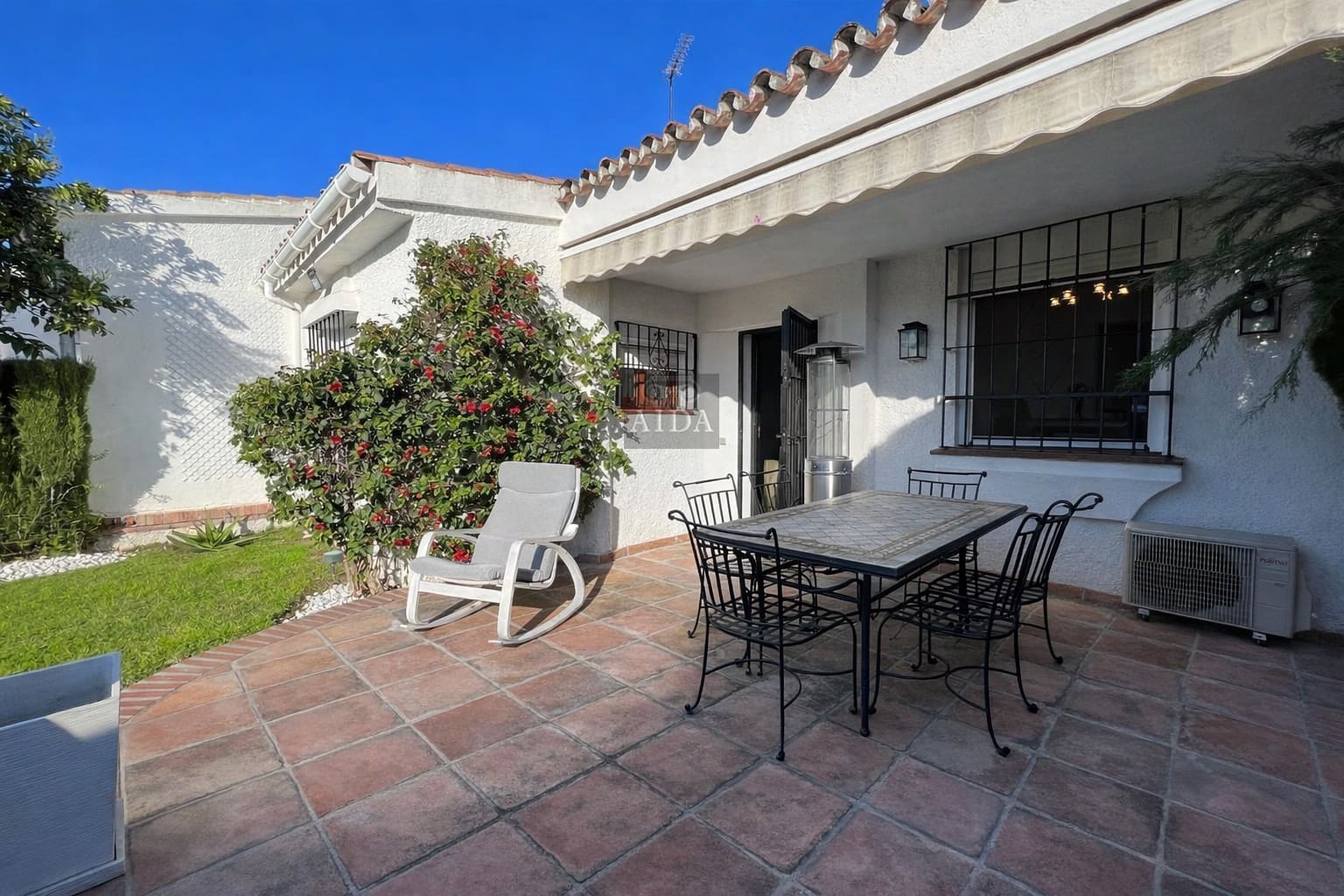 3 bedroom Semi-detached Villa for sale in Guadalmina with pool garage - € 580,000 (Ref: 9625126)