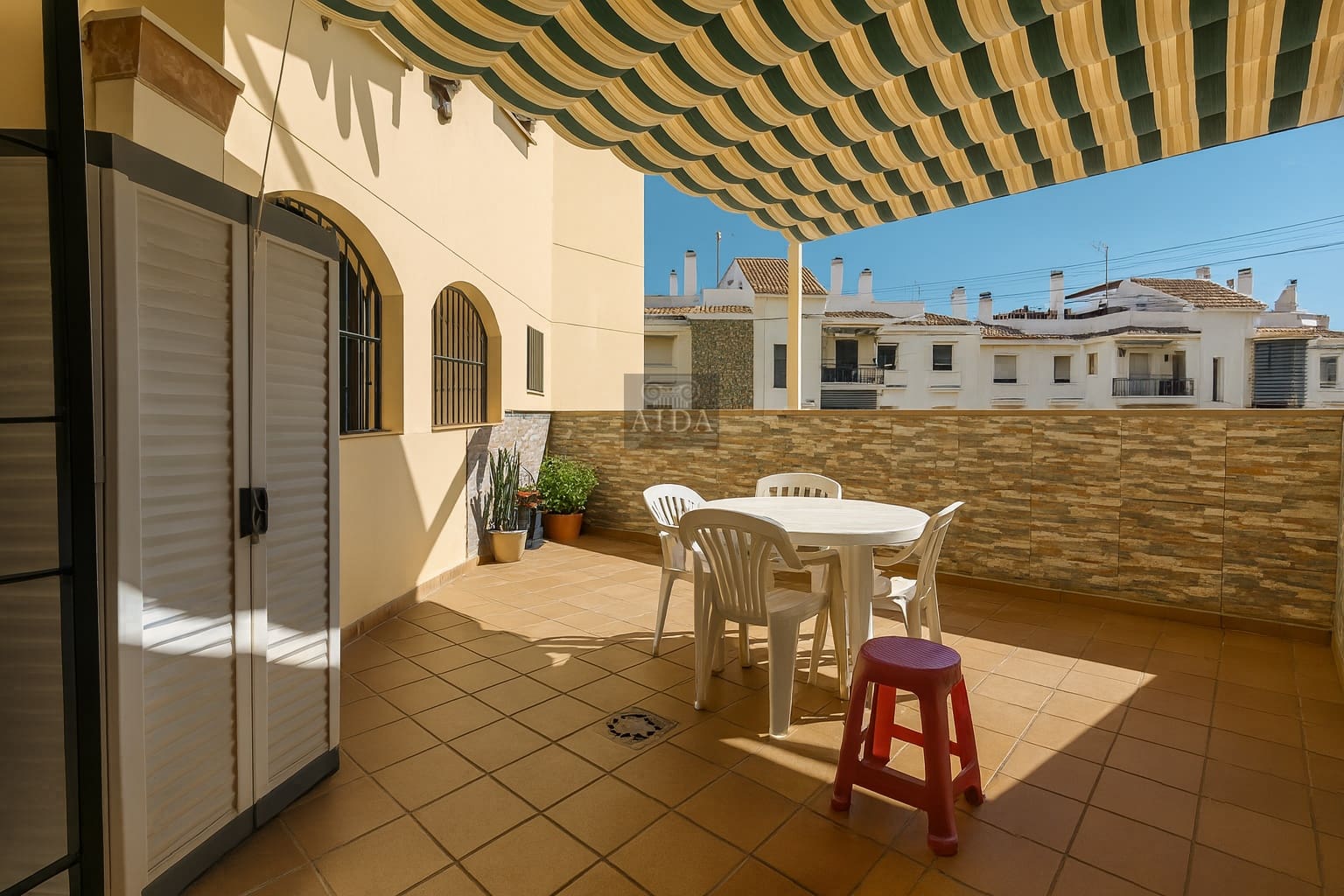 3 bedroom Flat for sale in Estepona with garage - € 374,900 (Ref: 9677638)