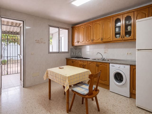 8 soveværelse Byhus til salg i Centro, Estepona - € 954.000 (Ref: 9755942)