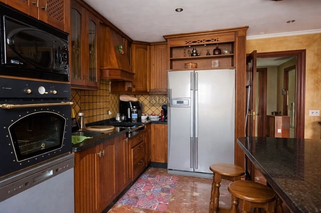 3 soverom Leilighet til salgs i Sierra de Estepona - Avda. de Andalucía, Estepona med garasje - € 350 000 (Ref: 9789821)