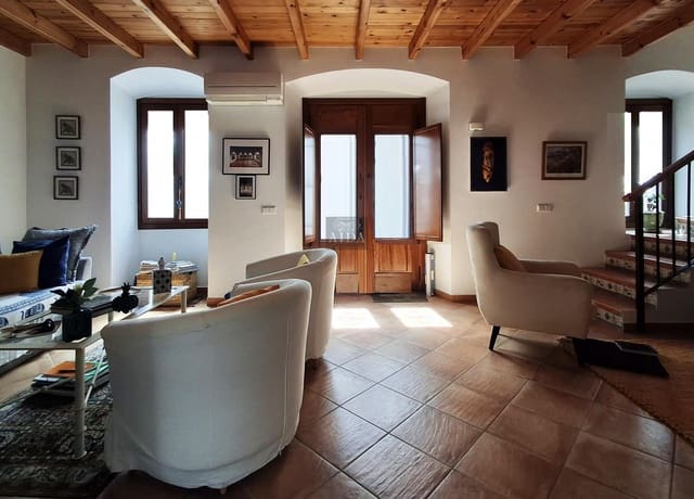 3 soverom Hus til salgs i Centro, Estepona - € 830 000 (Ref: 9789822)