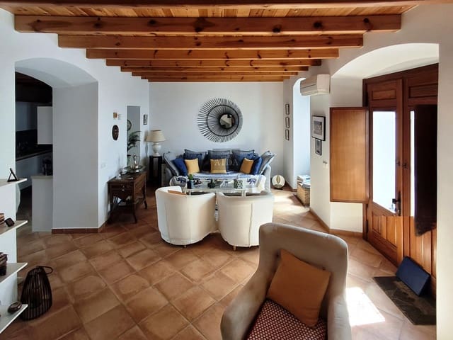 3 soverom Hus til salgs i Centro, Estepona - € 830 000 (Ref: 9789822)