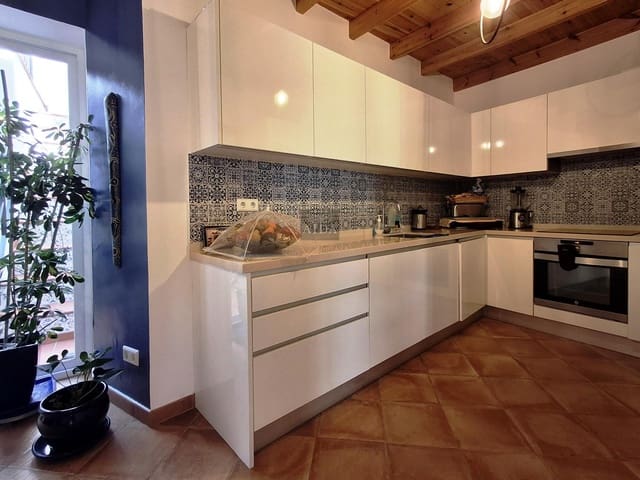 3 soverom Hus til salgs i Centro, Estepona - € 830 000 (Ref: 9789822)
