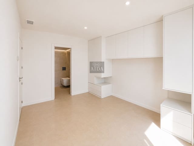 2 chambre Appartement à vendre à Zona Calvario, Estepona avec piscine garage - 410 000 € (Ref: 9849639)