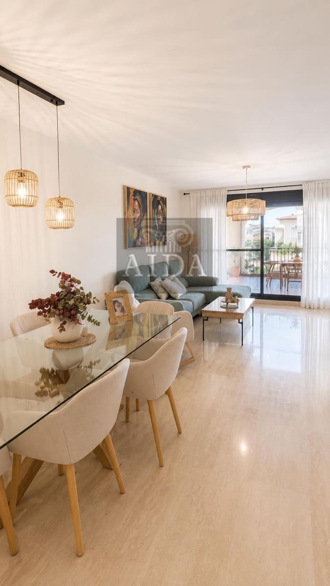 3 chambre Appartement à vendre à Estepona avec piscine garage - 419 000 € (Ref: 9849640)