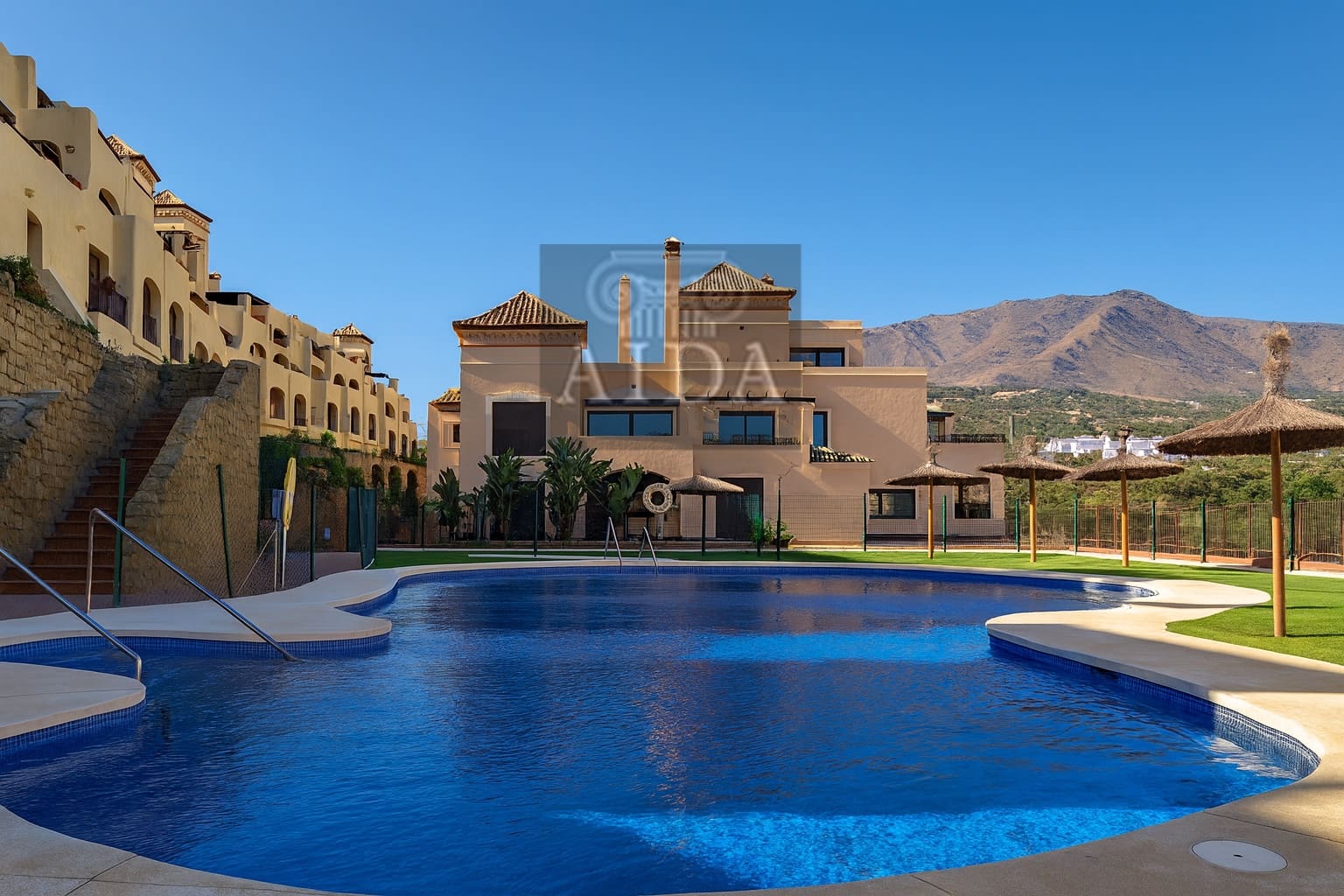 3 chambre Appartement à vendre à Estepona avec piscine garage - 419 000 € (Ref: 9849640)