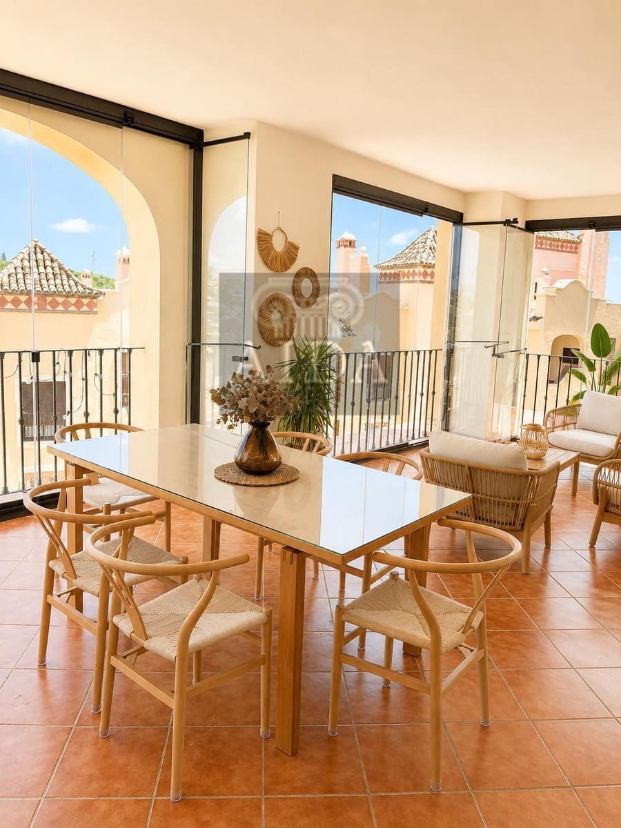 3 chambre Appartement à vendre à Estepona avec piscine garage - 419 000 € (Ref: 9849640)