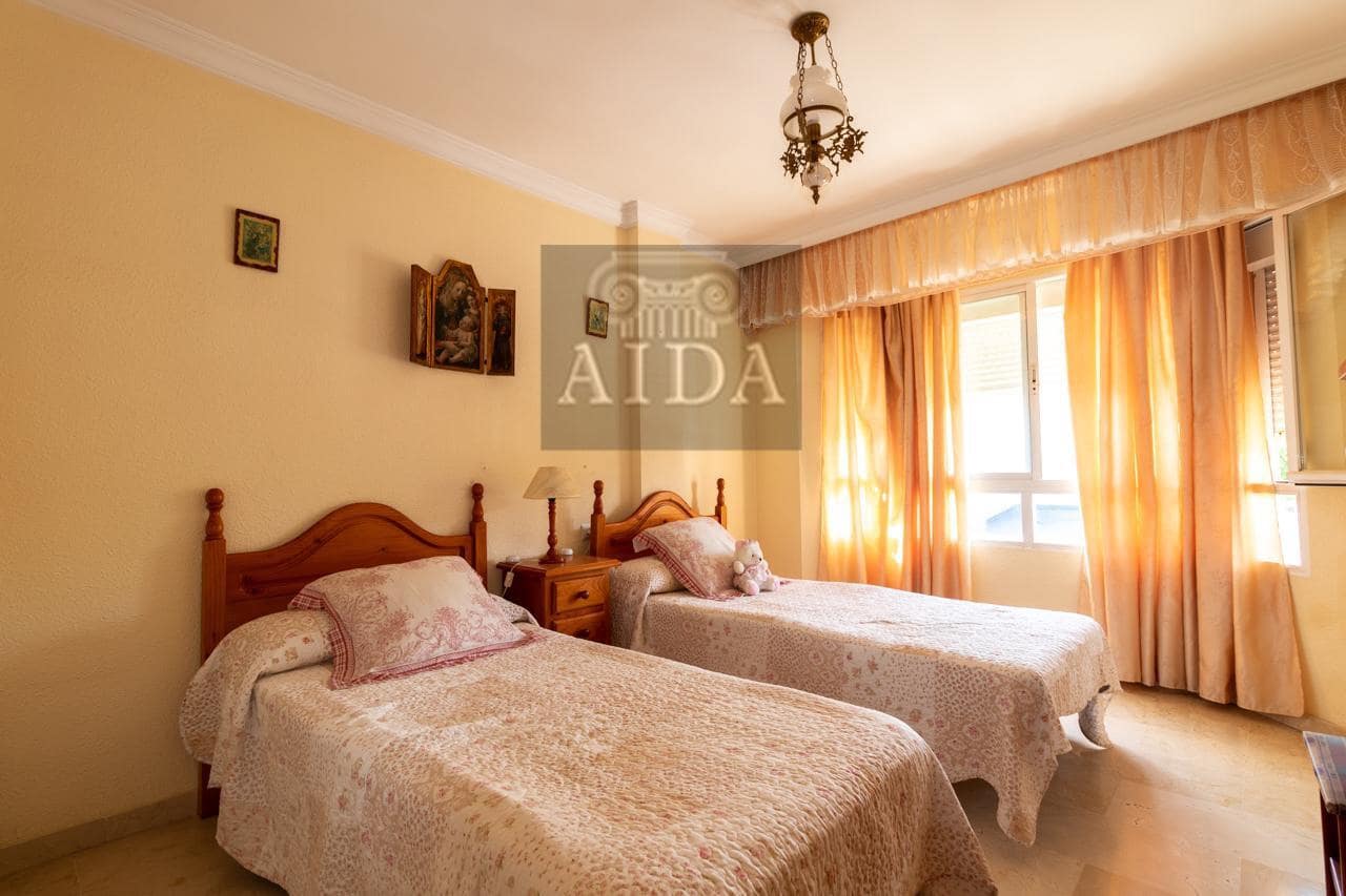 3 bedroom Flat for sale in Estepona - € 650,000 (Ref: 9863896)