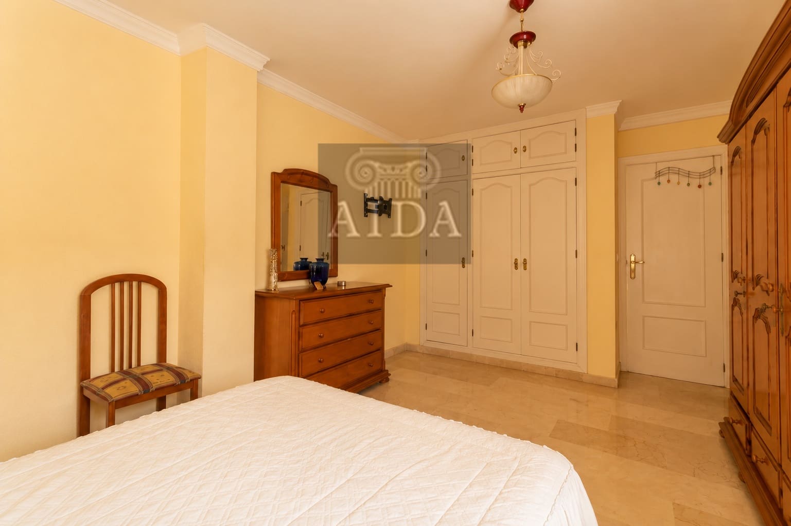 3 bedroom Flat for sale in Estepona - € 650,000 (Ref: 9863896)