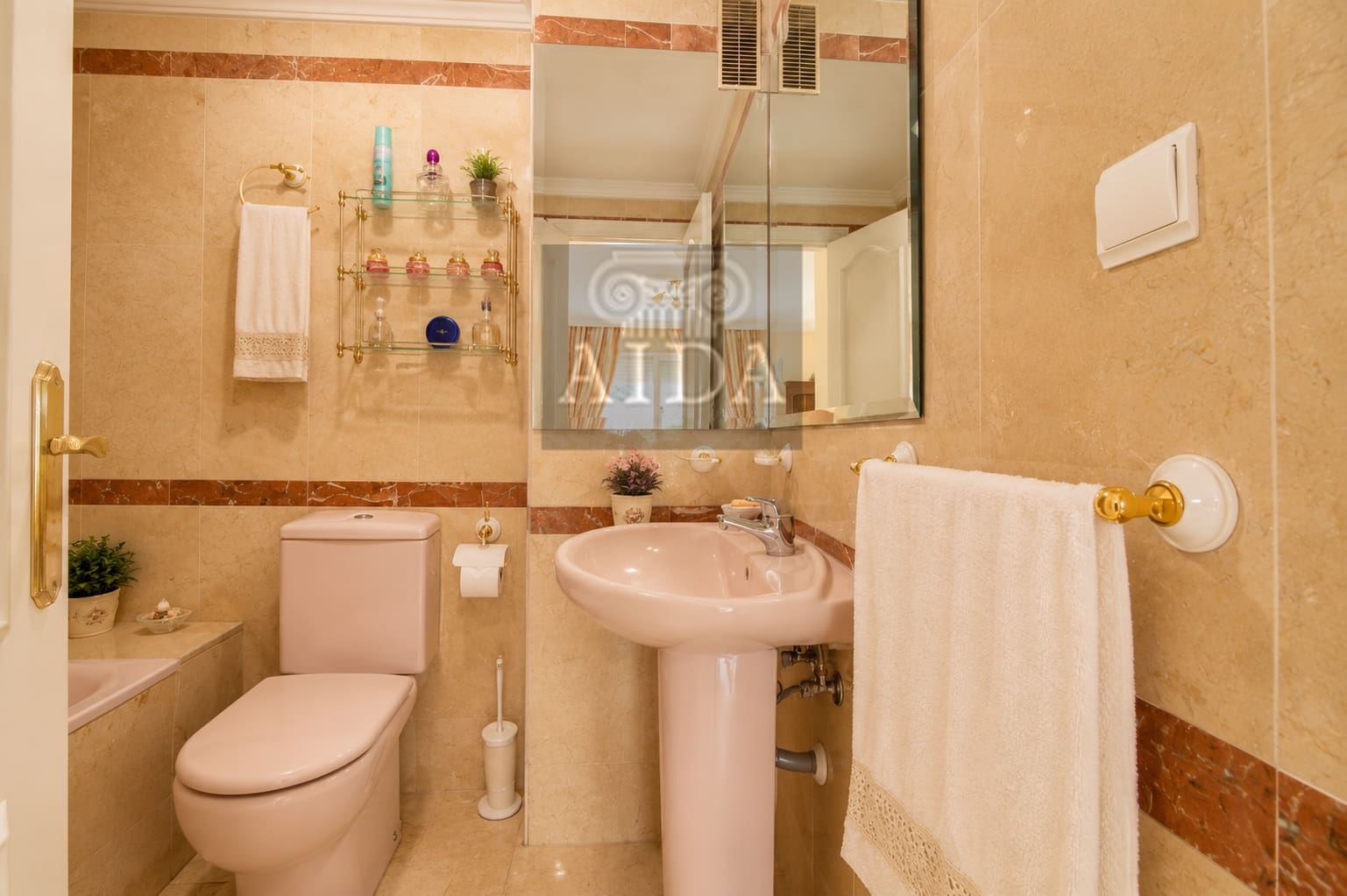 3 bedroom Flat for sale in Estepona - € 650,000 (Ref: 9863896)