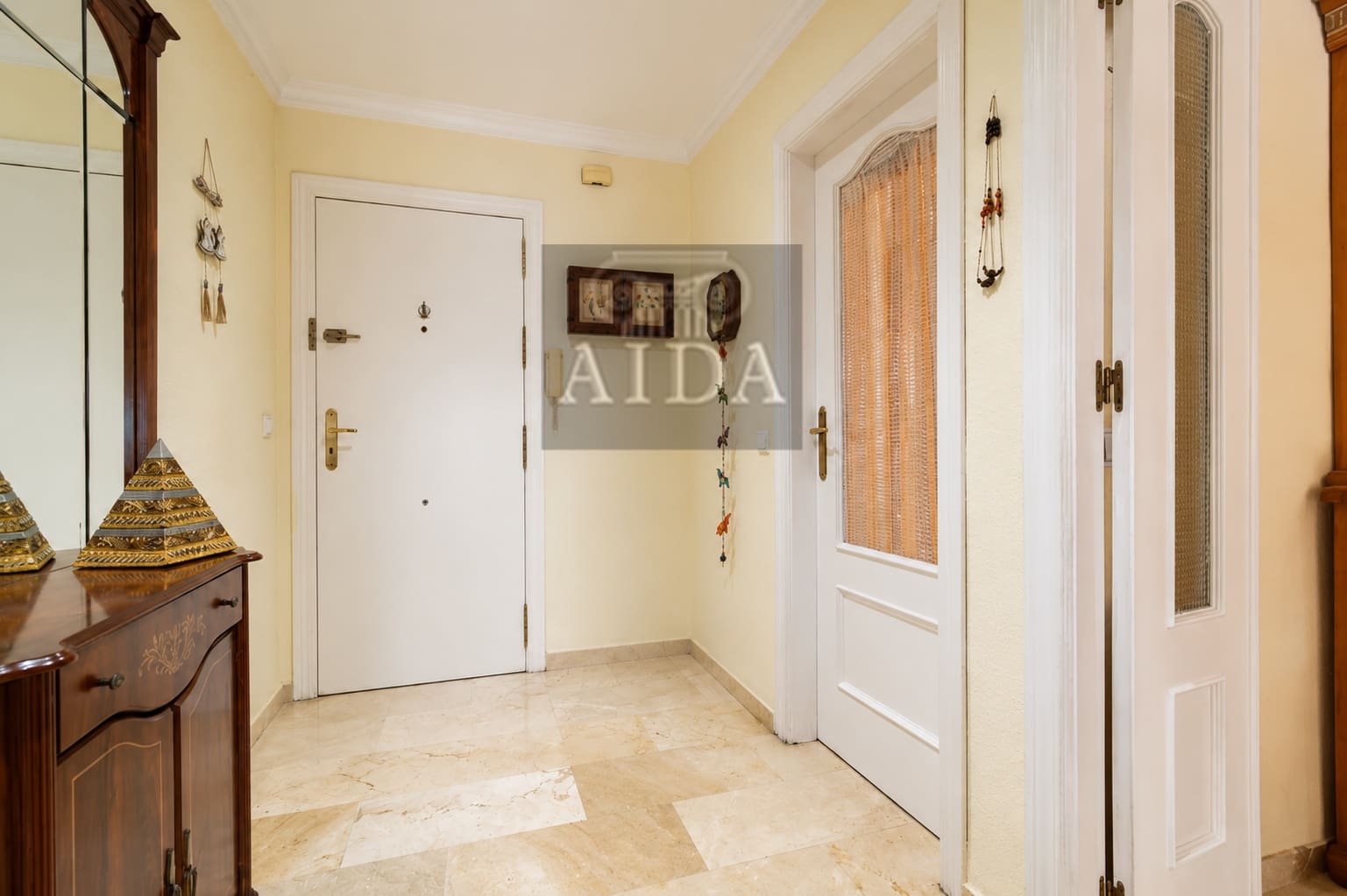3 bedroom Flat for sale in Estepona - € 650,000 (Ref: 9863896)
