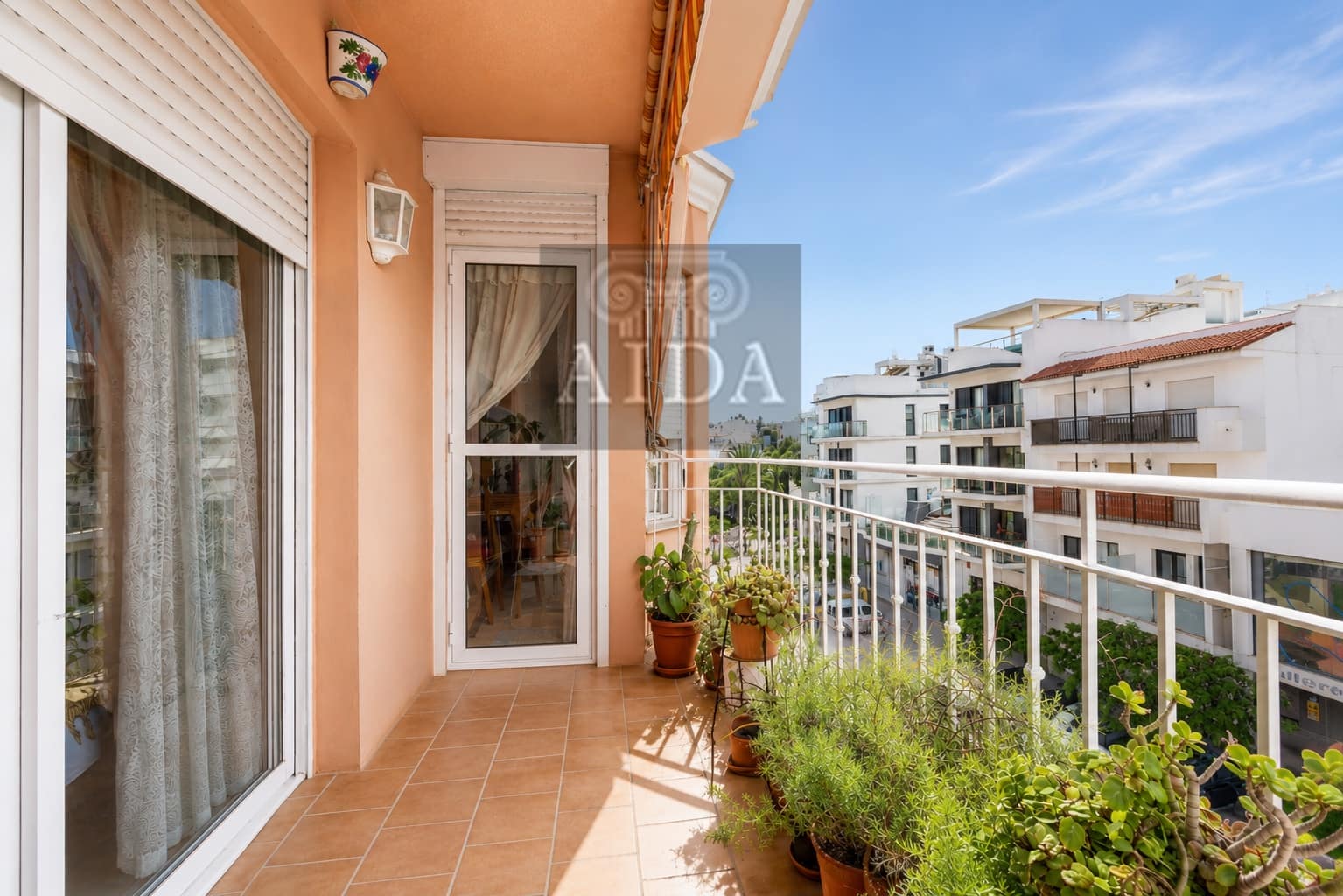 3 bedroom Flat for sale in Estepona - € 650,000 (Ref: 9863896)