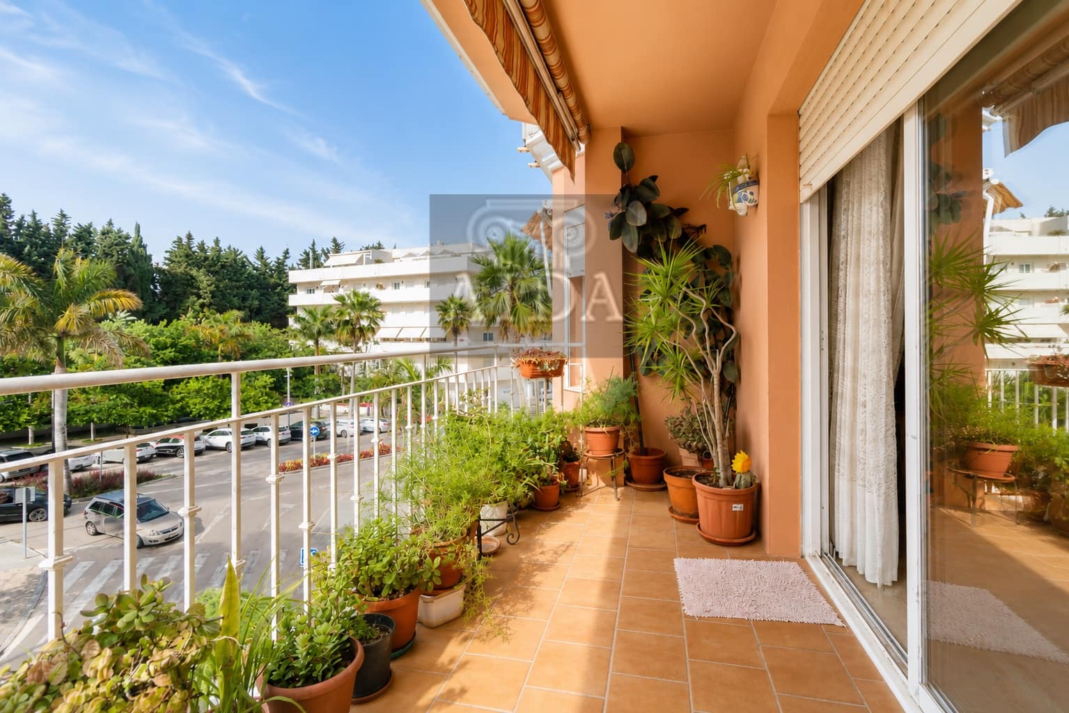3 bedroom Flat for sale in Estepona - € 650,000 (Ref: 9863896)