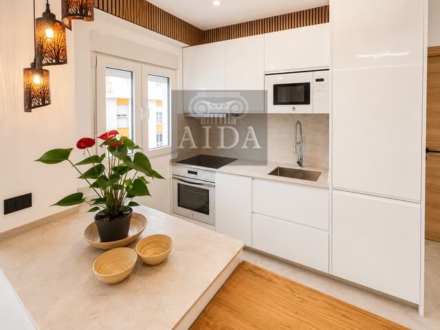 3 slaapkamer Flat te koop in Sierra de Estepona - Avda. de Andalucía, Estepona - € 320.000 (Ref: 9867151)