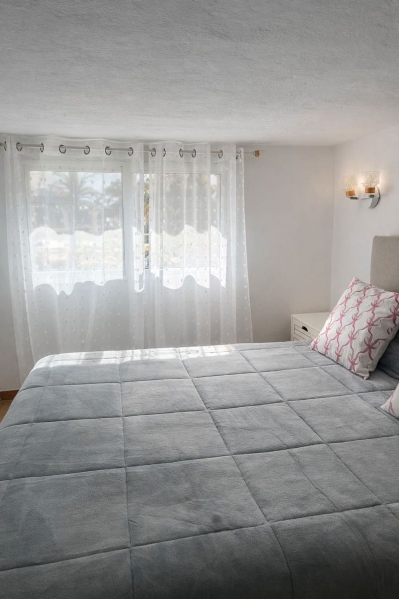 2 Zimmer Apartment zu verkaufen in Playa de San Juan mit Pool Garage - 230.000 € (Ref: 9823226)