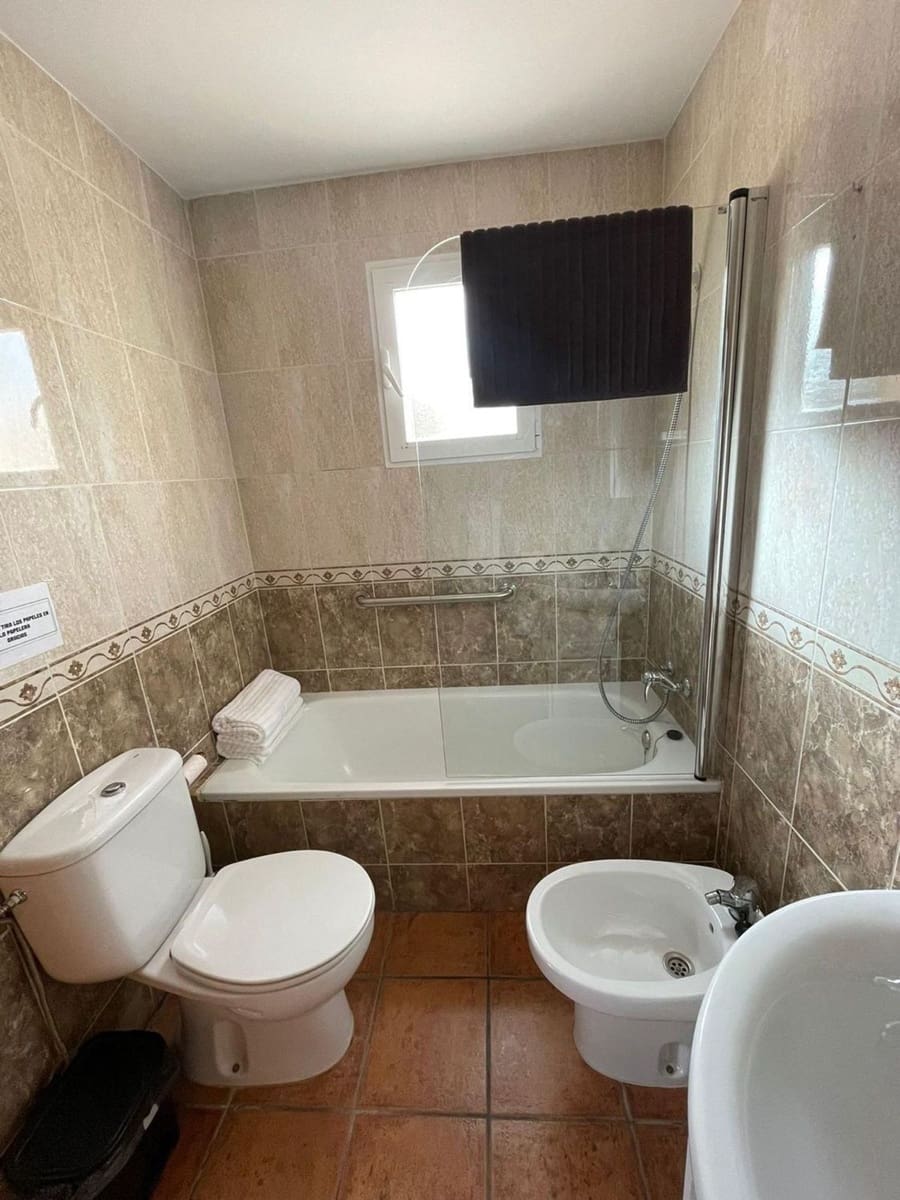 3 soveværelse Villa til salg i Onil med swimmingpool garage - € 370.000 (Ref: 9823228)