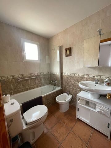 3 soveværelse Villa til salg i Onil med swimmingpool garage - € 370.000 (Ref: 9823228)