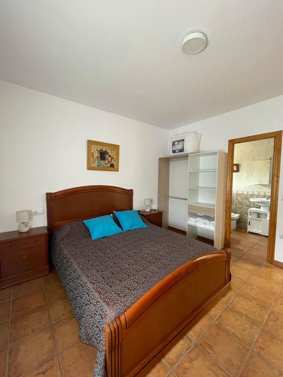 3 soveværelse Villa til salg i Onil med swimmingpool garage - € 370.000 (Ref: 9823228)
