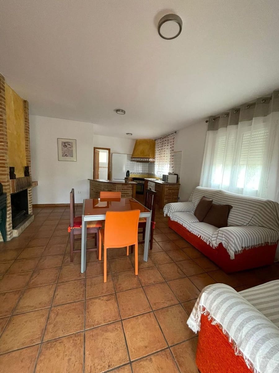 3 soveværelse Villa til salg i Onil med swimmingpool garage - € 370.000 (Ref: 9823228)