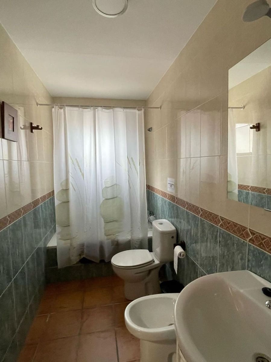 3 soveværelse Villa til salg i Onil med swimmingpool garage - € 370.000 (Ref: 9823228)