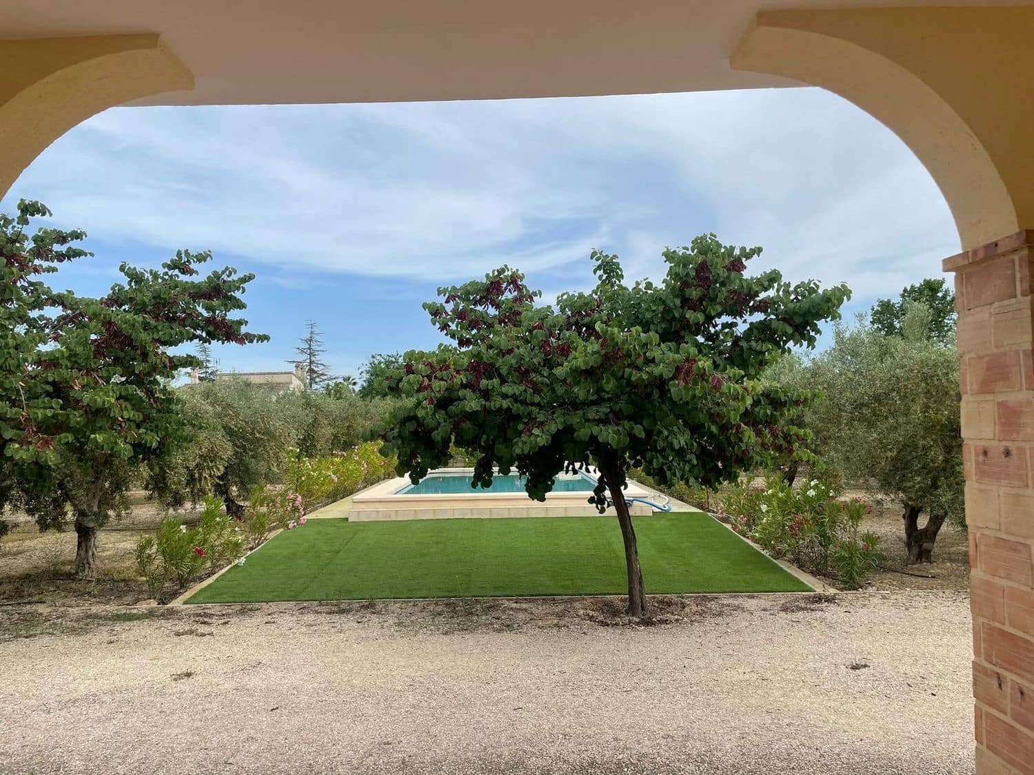3 soveværelse Villa til salg i Onil med swimmingpool garage - € 370.000 (Ref: 9823228)