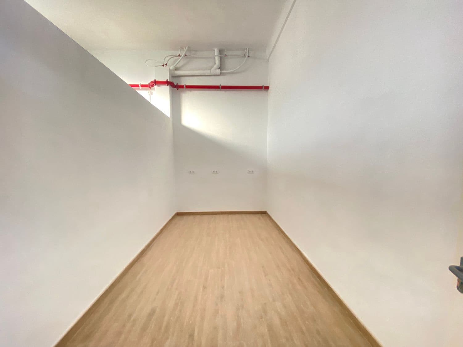 Commercial for sale in Alicante / Alacant city - € 1,600,000 (Ref: 9823232)