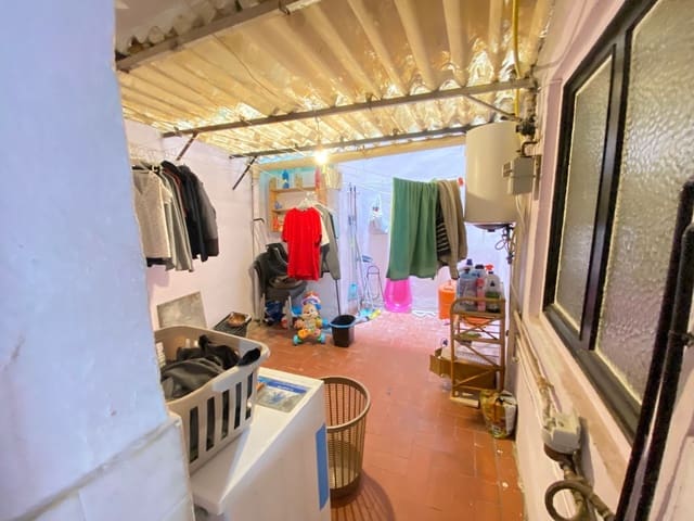3 sovrum Lägenhet till salu i Carolinas Altas, Alicante stad med garage - 114 000 € (Ref: 9823234)
