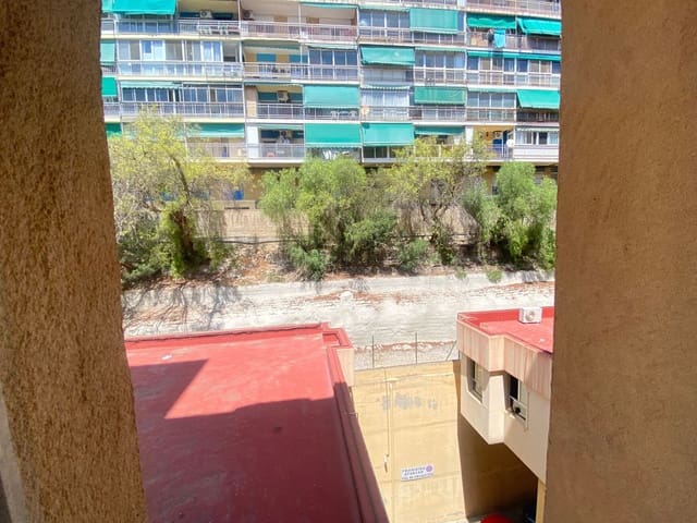 4 sovrum Lägenhet att hyra i Pla de Bon Repos, Alicante stad - 1 250 € (Ref: 9961873)