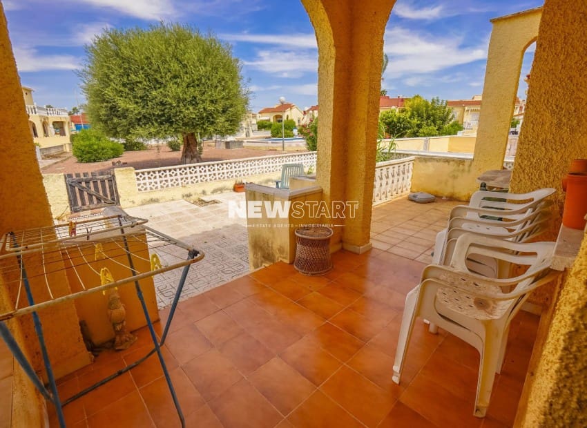 3 sypialnia Willa na sprzedaż w San Fulgencio z basenem garażem - 170 000 € (Ref: 10024900)