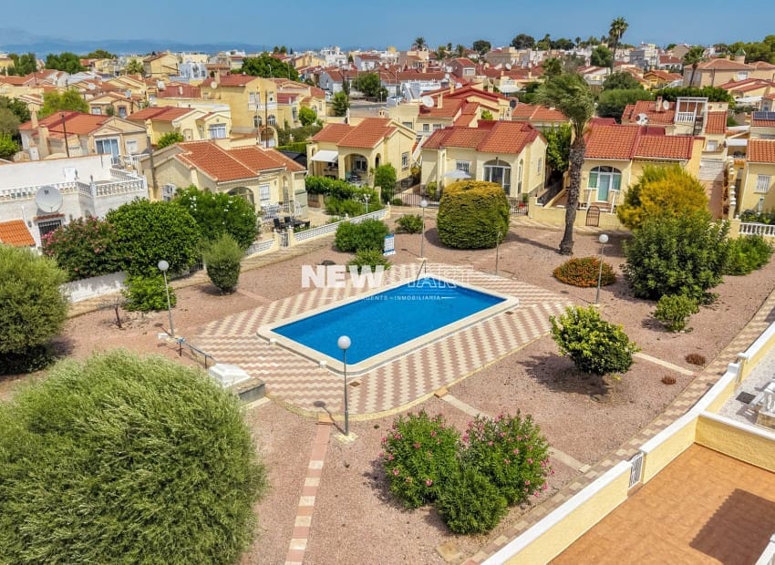 3 sypialnia Willa na sprzedaż w San Fulgencio z basenem garażem - 170 000 € (Ref: 10024900)