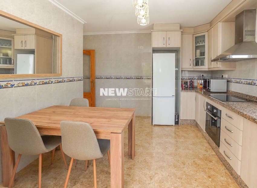 3 sypialnia Finka/Dom wiejski na sprzedaż w Daimes z basenem garażem - 429 000 € (Ref: 10042006)