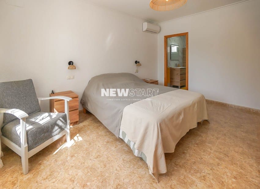 3 sypialnia Finka/Dom wiejski na sprzedaż w Daimes z basenem garażem - 429 000 € (Ref: 10042006)