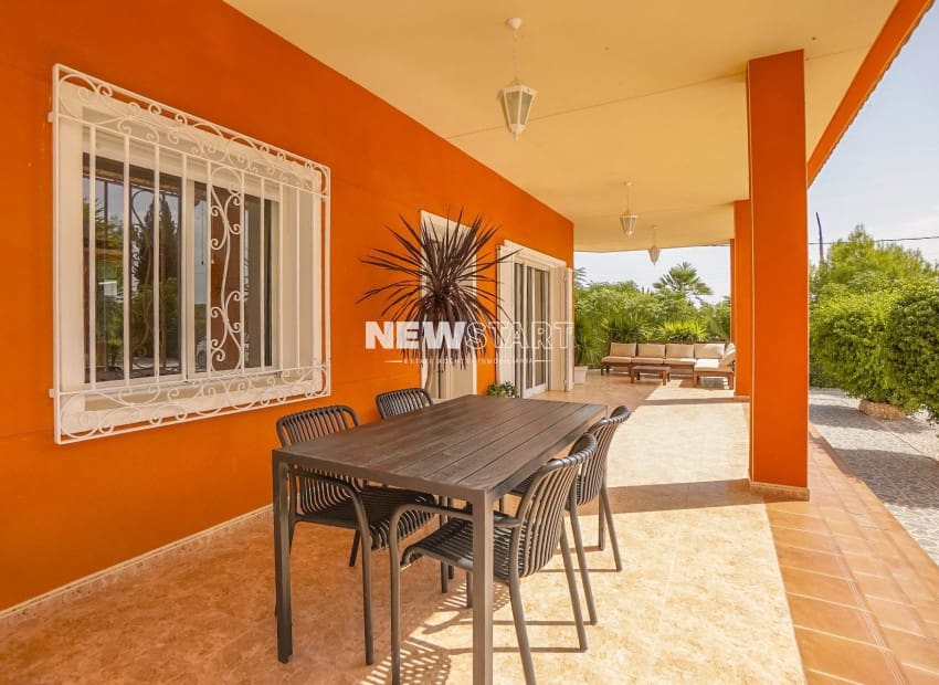 3 sypialnia Finka/Dom wiejski na sprzedaż w Daimes z basenem garażem - 429 000 € (Ref: 10042006)